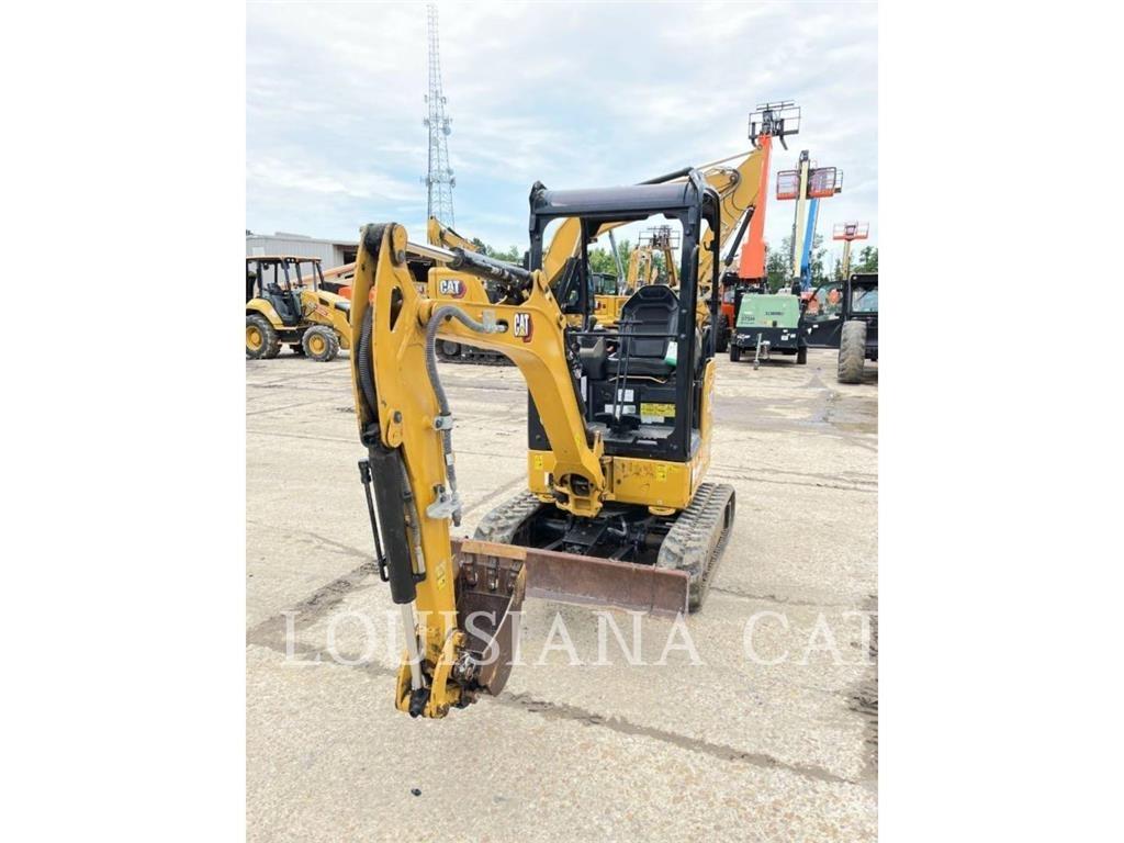 CAT 301.8 Mini kotrók < 7t
