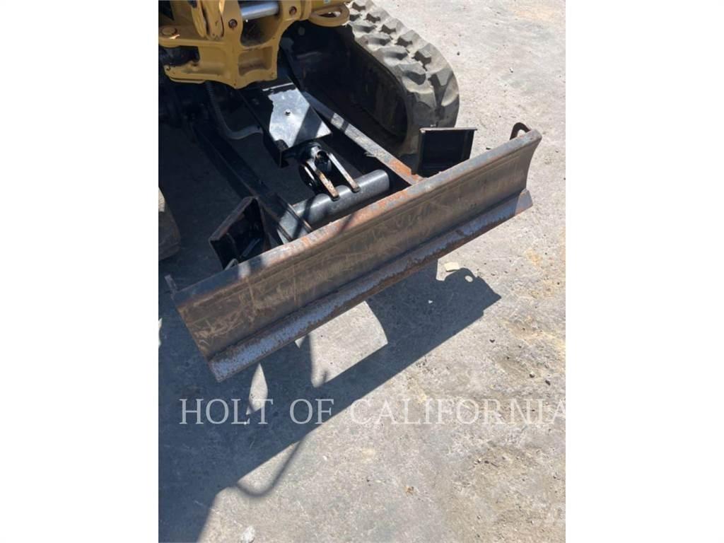 CAT 301.8 Lánctalpas kotrók