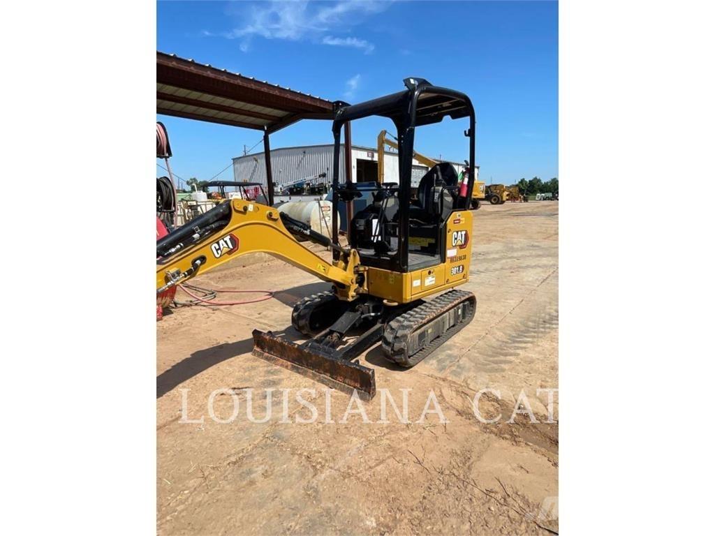 CAT 301.8 Mini kotrók < 7t