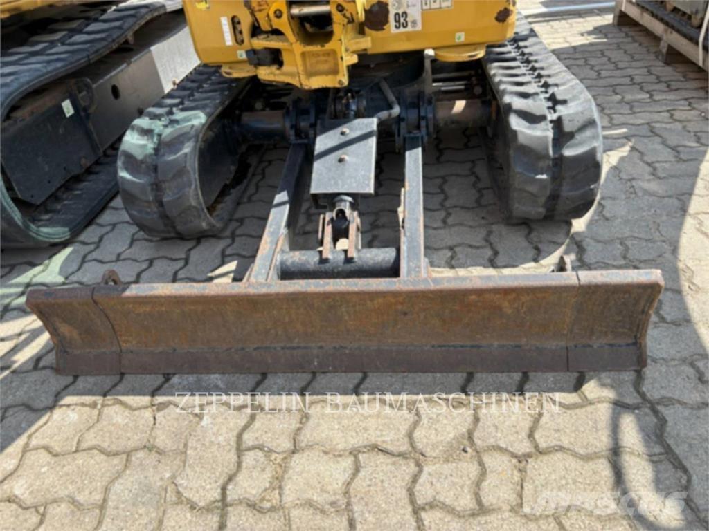 CAT 301.8-05A Lánctalpas kotrók