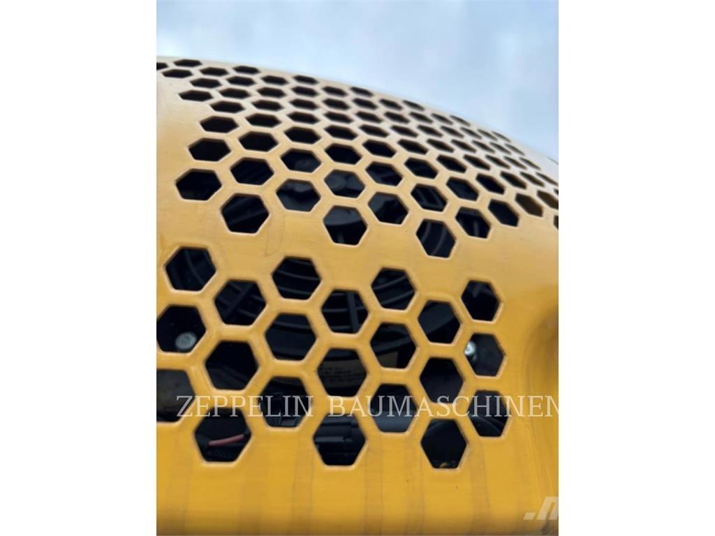 CAT 301.8-05A Lánctalpas kotrók