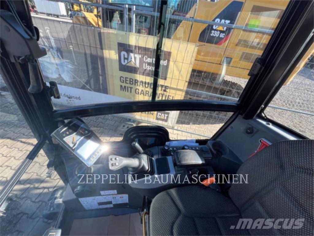 CAT 301.8-05A Lánctalpas kotrók