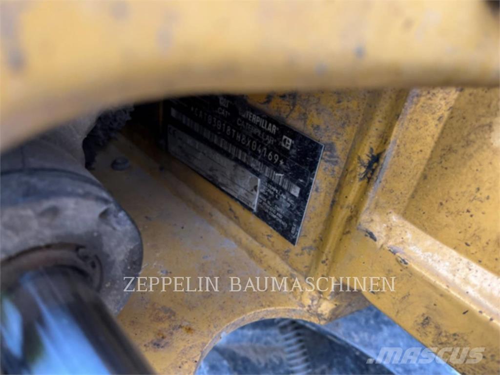 CAT 301.8-05A Lánctalpas kotrók