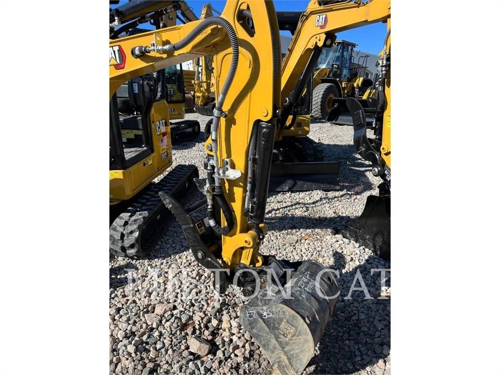 CAT 302 Lánctalpas kotrók