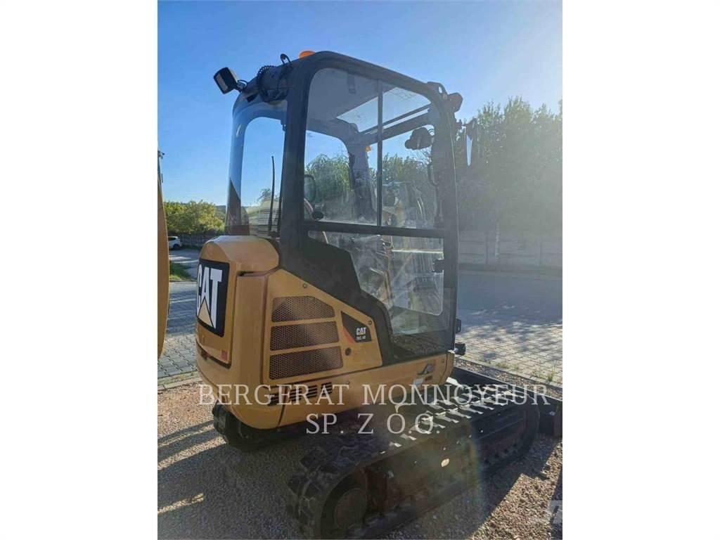 CAT 302.4D Lánctalpas kotrók