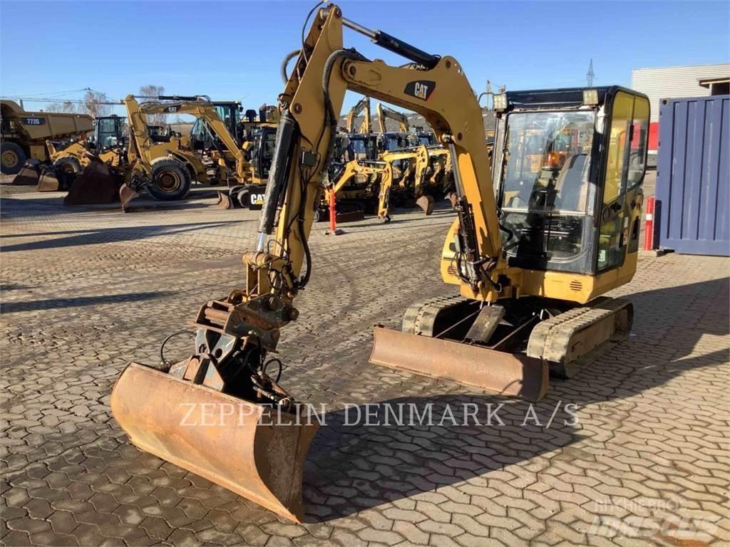 CAT 302.5C Lánctalpas kotrók