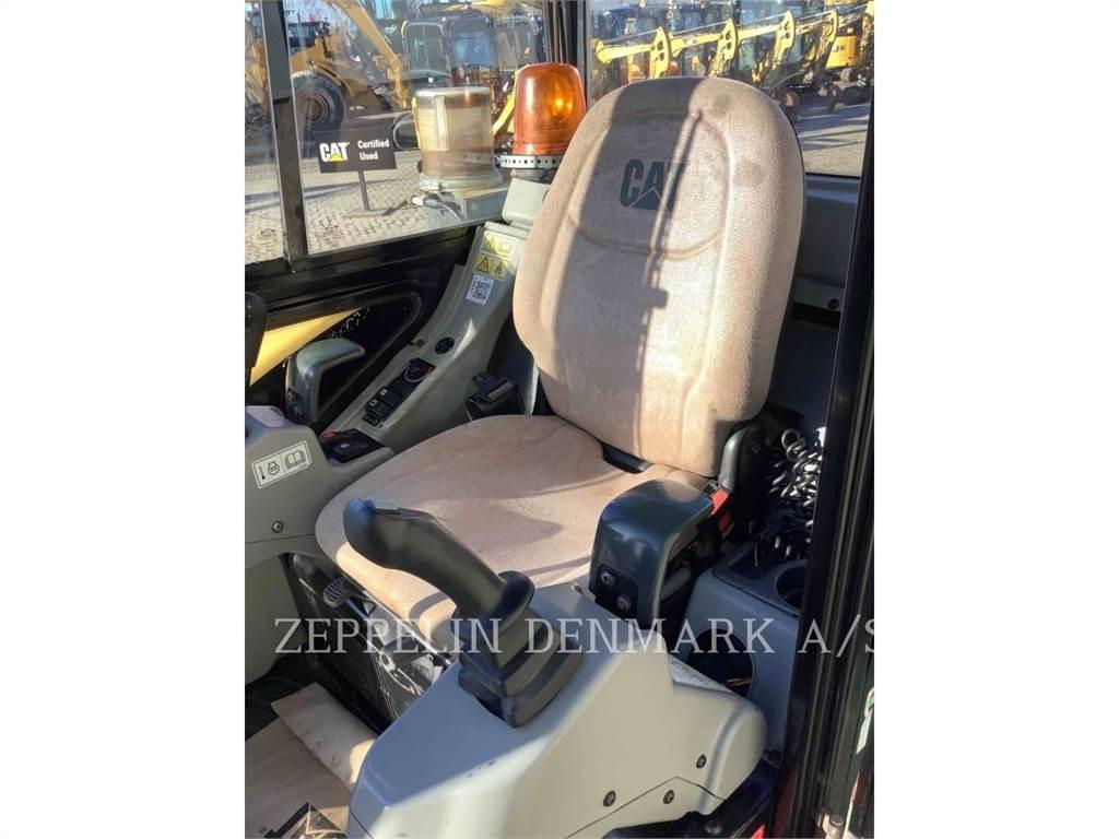 CAT 302.5C Lánctalpas kotrók