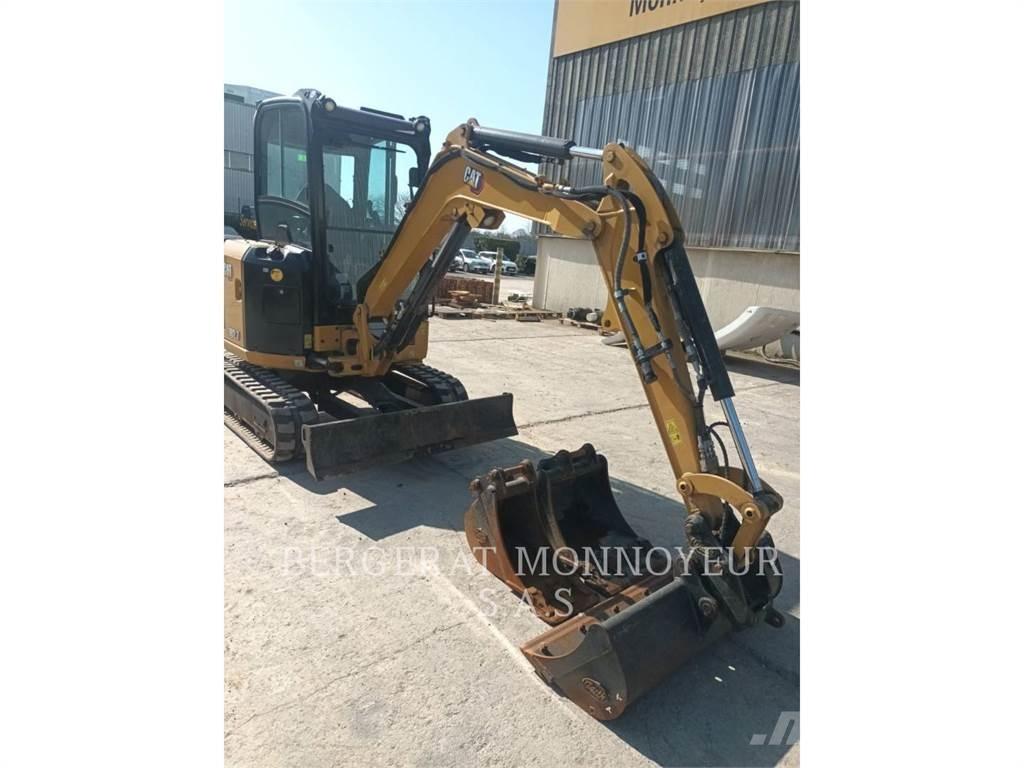 CAT 302.7 Lánctalpas kotrók