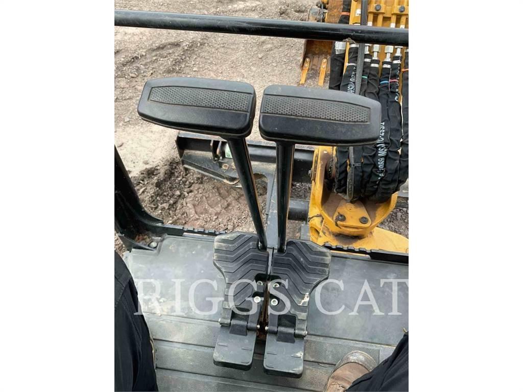 CAT 302.7 Lánctalpas kotrók