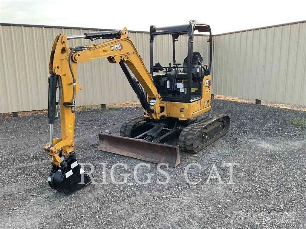 CAT 302.7 Lánctalpas kotrók