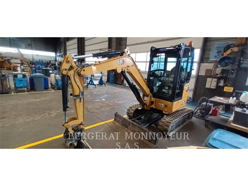 CAT 302.7 Lánctalpas kotrók