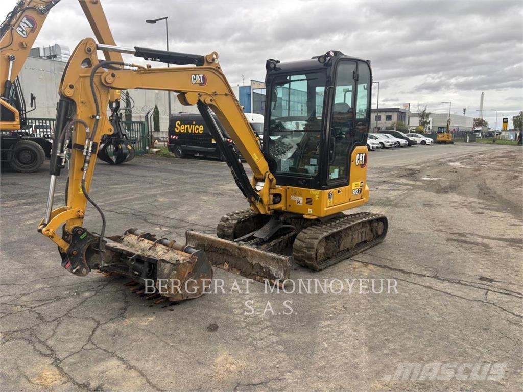 CAT 302.7 Lánctalpas kotrók
