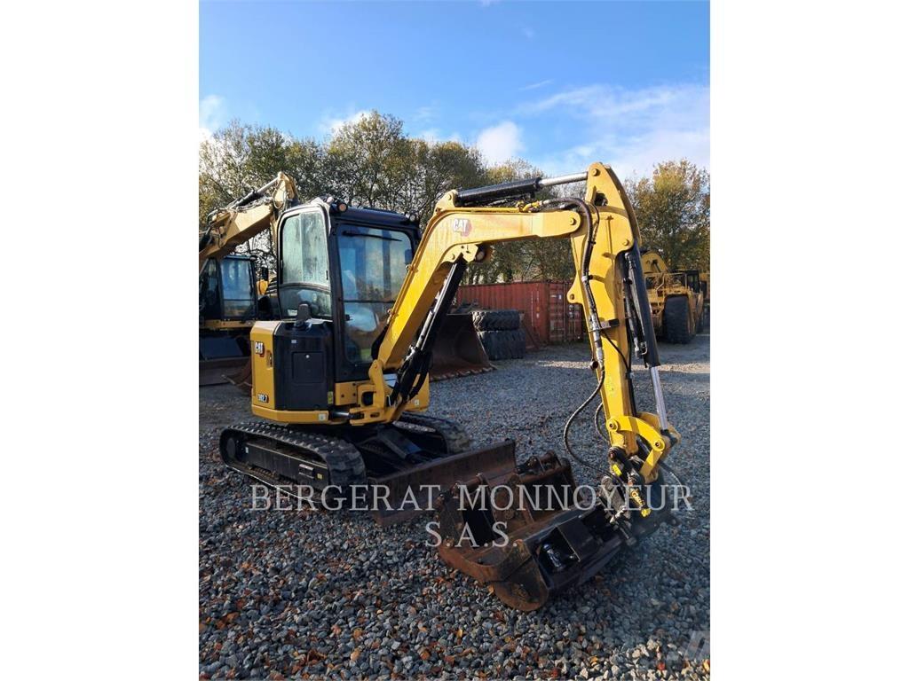 CAT 302.7 Lánctalpas kotrók