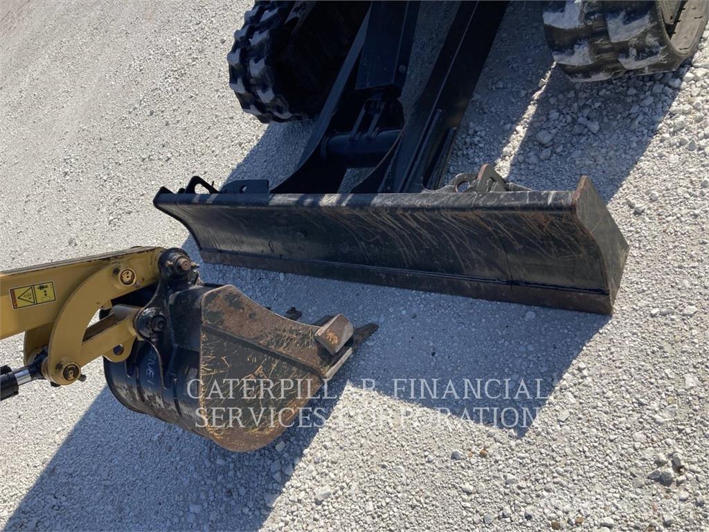 CAT 302.7-07CR Lánctalpas kotrók