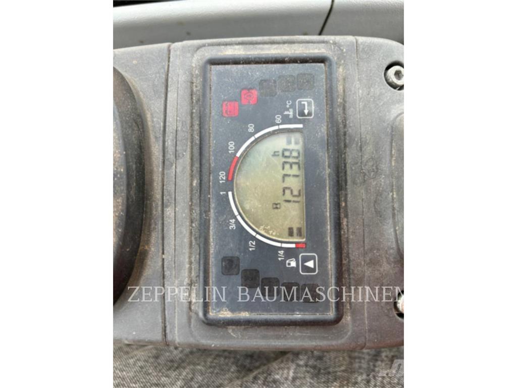 CAT 302.7D Lánctalpas kotrók