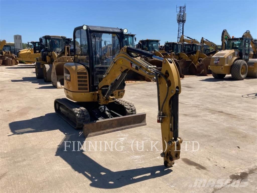 CAT 302.7D CAB Lánctalpas kotrók
