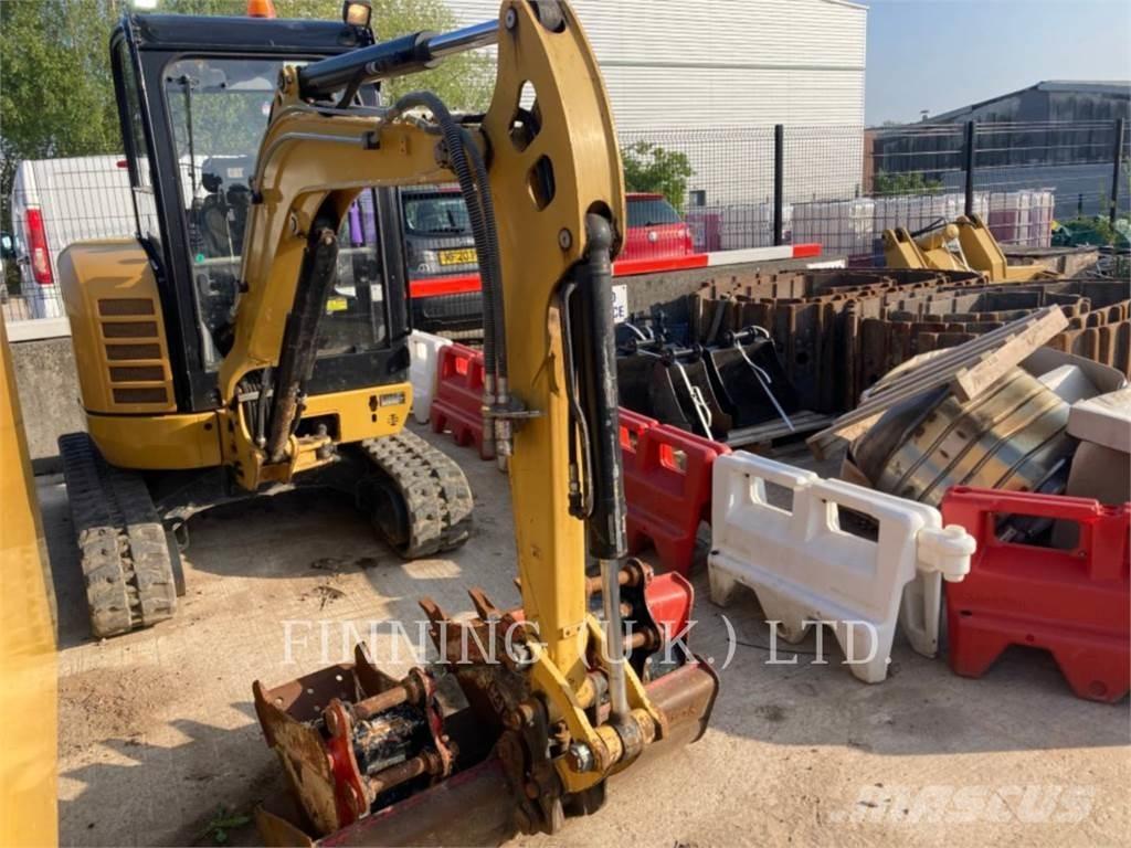 CAT 302.7D CAB Lánctalpas kotrók