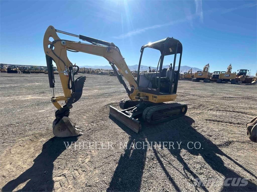 CAT 302.7DC1TH Lánctalpas kotrók