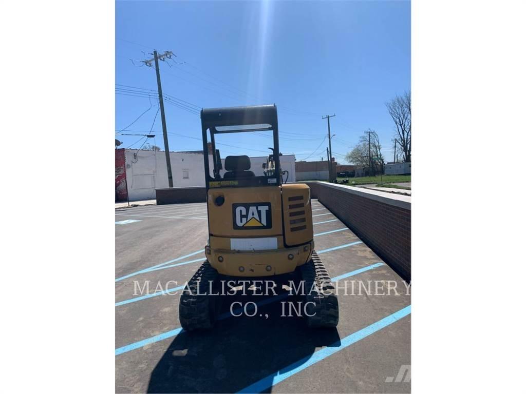 CAT 302.7DCR Lánctalpas kotrók