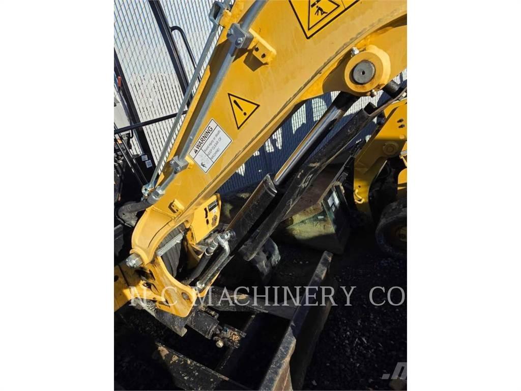 CAT 302.7DCRCN Lánctalpas kotrók