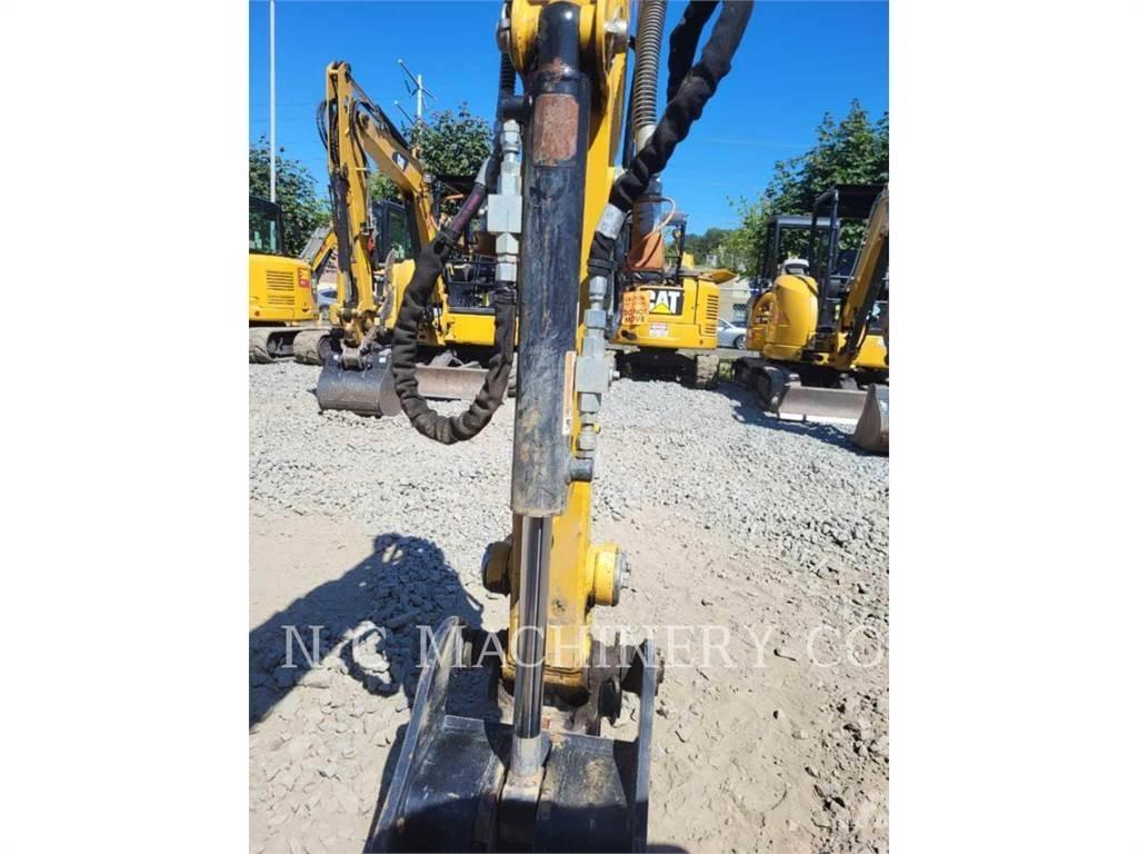 CAT 302.7DCRCN Lánctalpas kotrók