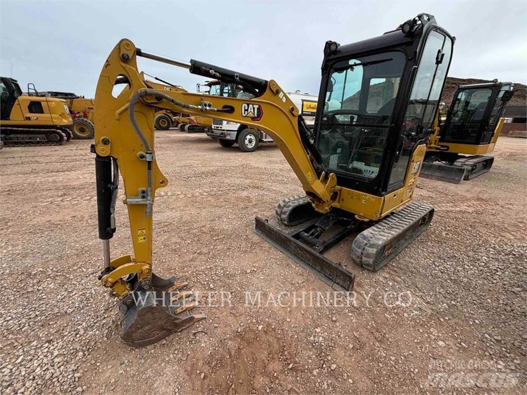 CAT 302 C3 Lánctalpas kotrók