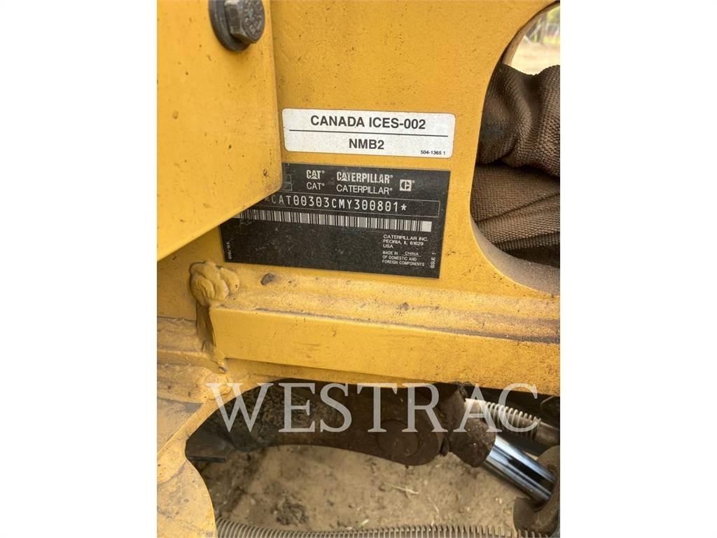 CAT 303 Mini kotrók < 7t