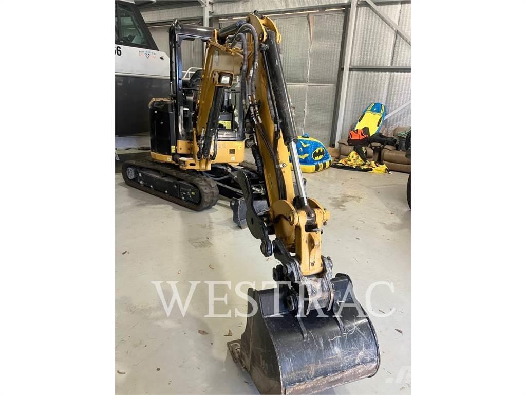 CAT 303 Mini kotrók < 7t