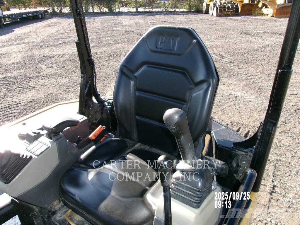 CAT 303.5-07CR Lánctalpas kotrók