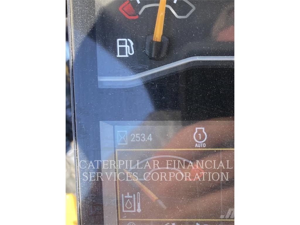 CAT 303.5-07CR Lánctalpas kotrók