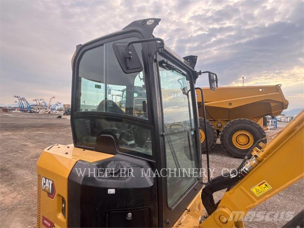 CAT 303.5 C3 Lánctalpas kotrók