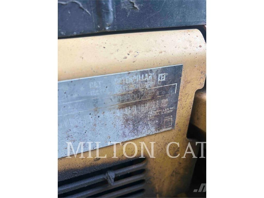 CAT 303.5DCR Lánctalpas kotrók