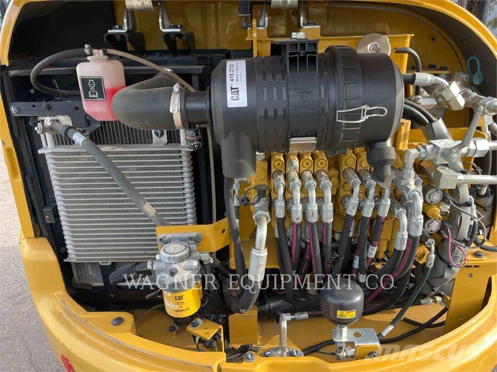 CAT 303.5E2 Lánctalpas kotrók