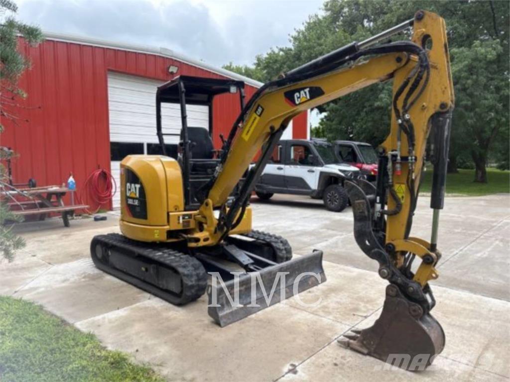 CAT 303.5E2 Lánctalpas kotrók