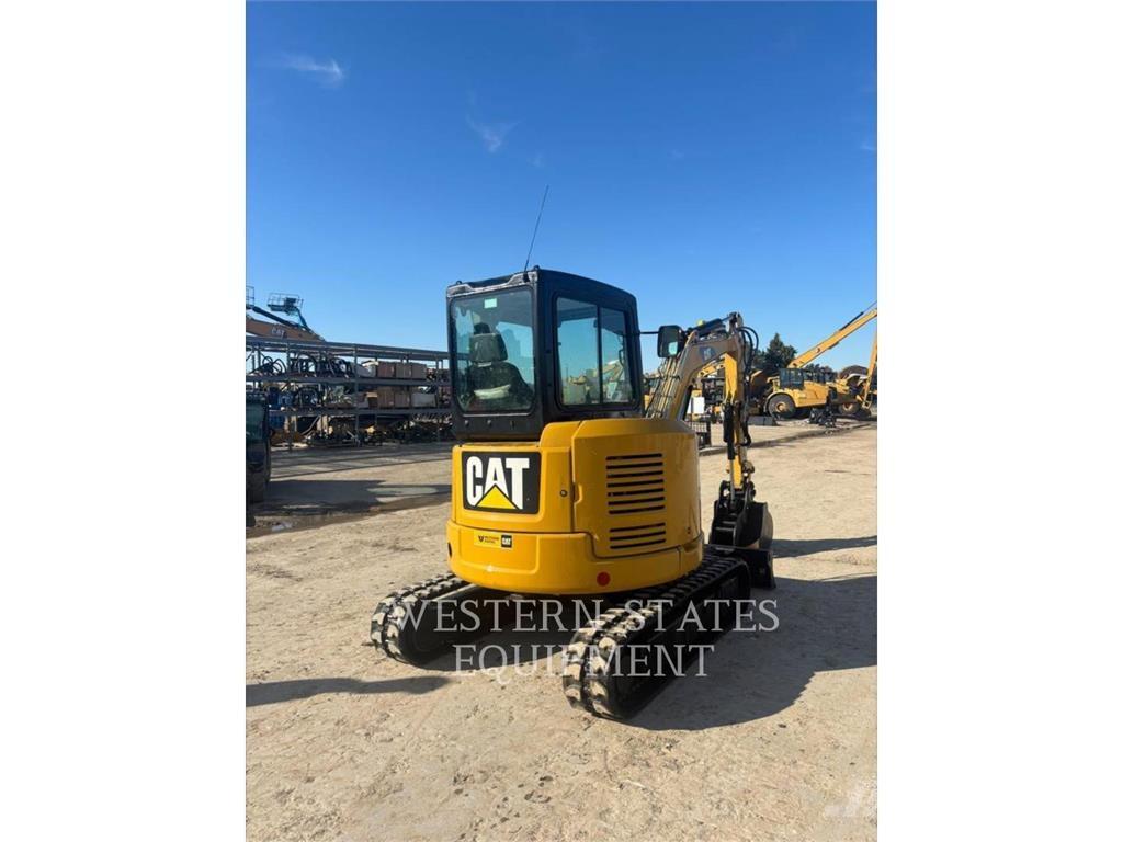 CAT 303.5E2 Lánctalpas kotrók