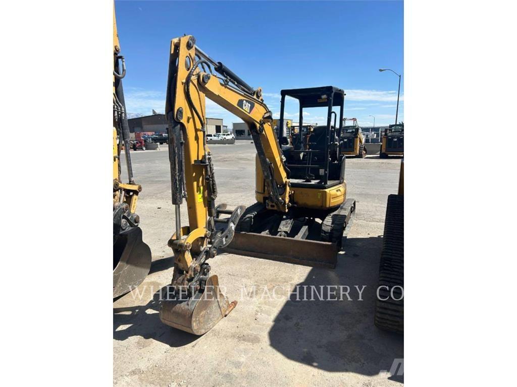 CAT 303.5E2C1T Lánctalpas kotrók