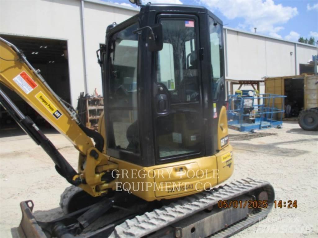 CAT 303.5E2CR Lánctalpas kotrók