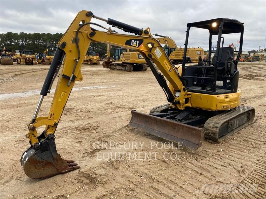CAT 303.5E2CR Lánctalpas kotrók