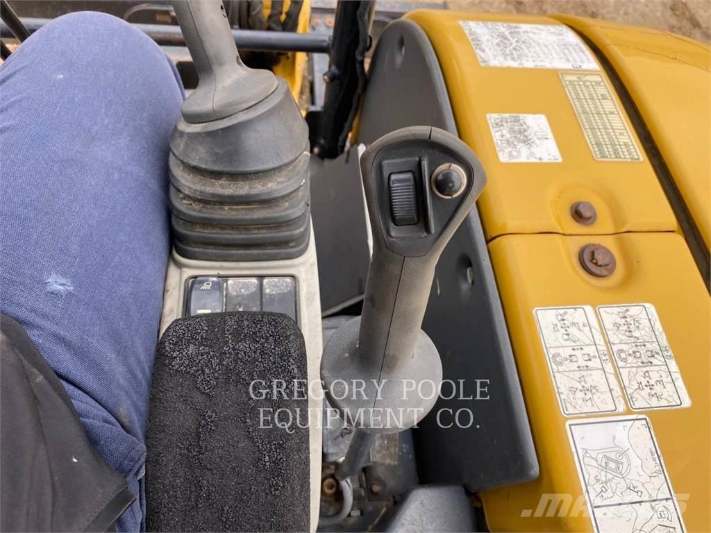 CAT 303.5E2CR Lánctalpas kotrók