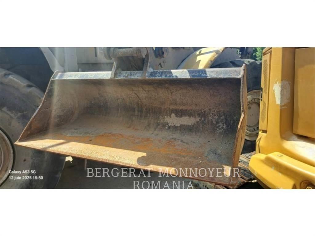 CAT 303.5E2CR Lánctalpas kotrók