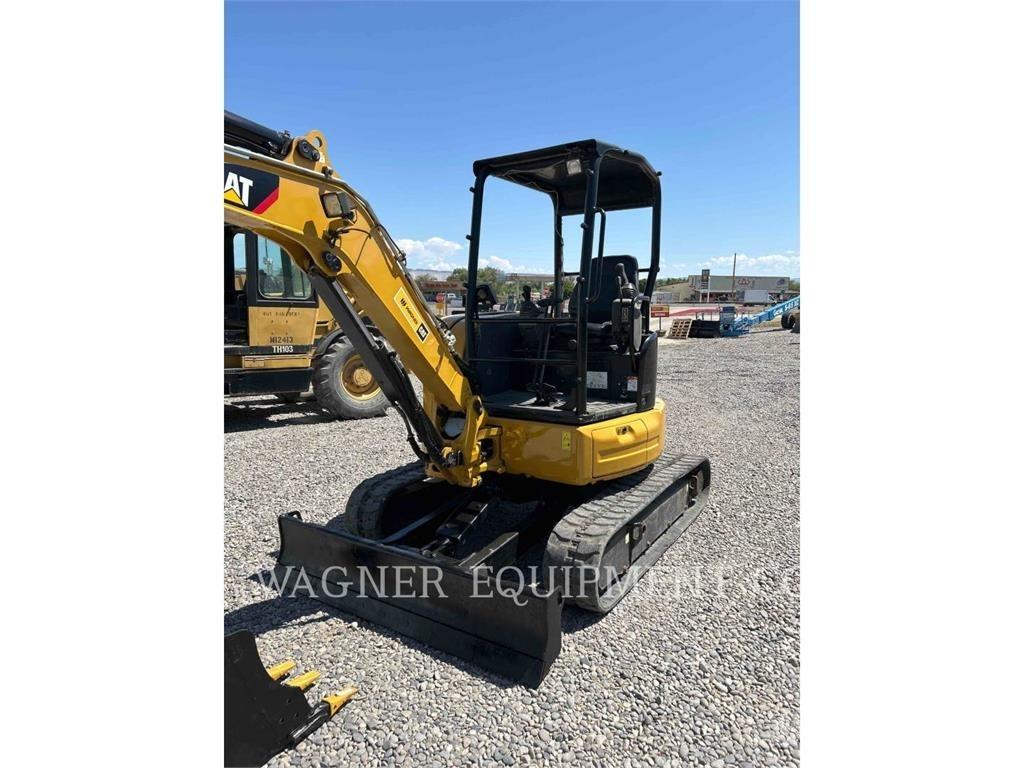 CAT 303.5E2CR Lánctalpas kotrók