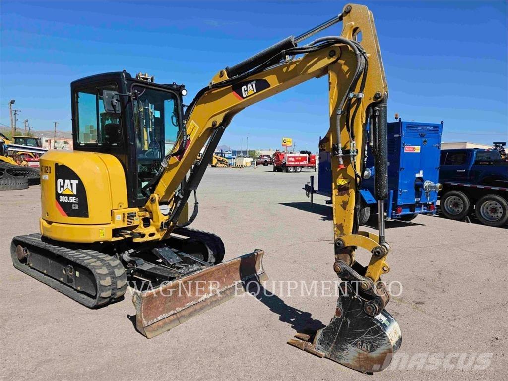 CAT 303.5E2CR Lánctalpas kotrók