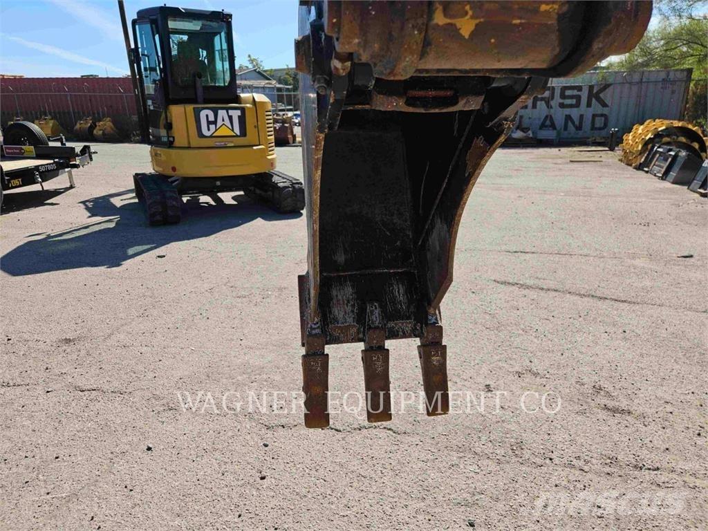 CAT 303.5E2CR Lánctalpas kotrók