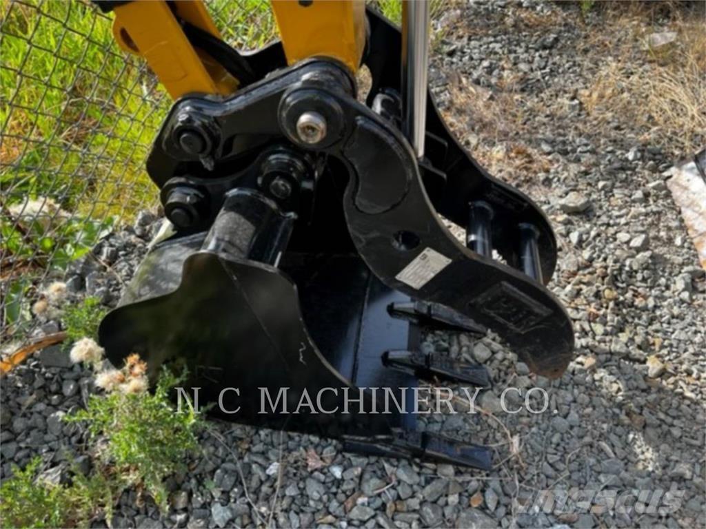 CAT 303.5E2CRN Lánctalpas kotrók