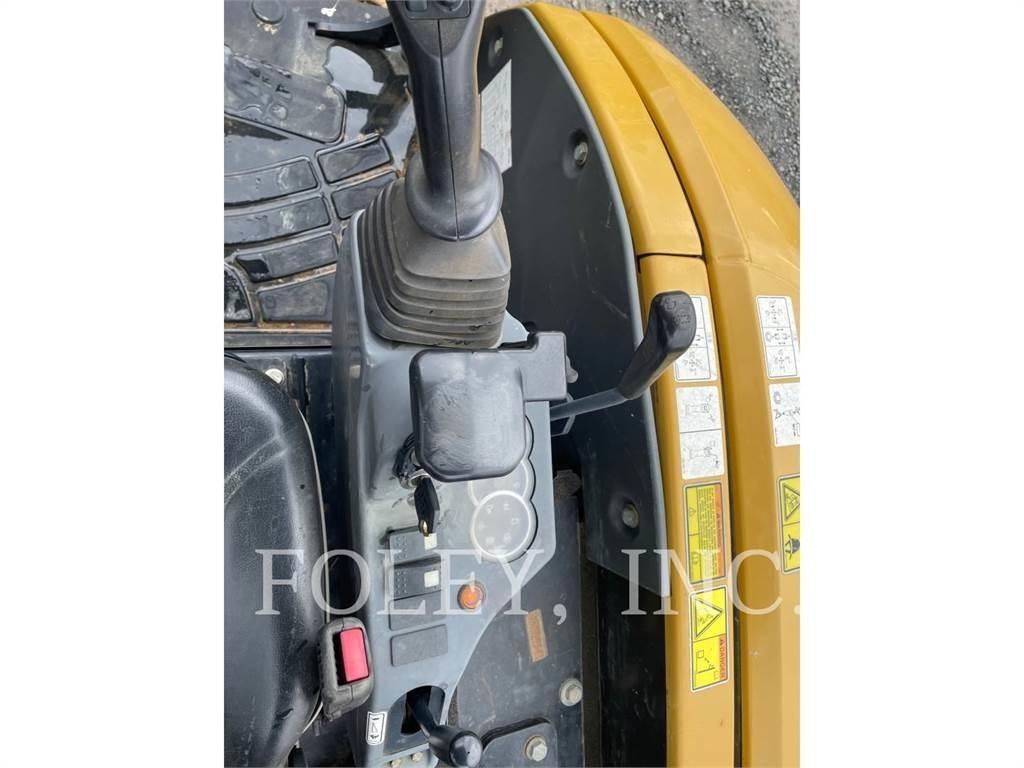 CAT 303ECR Lánctalpas kotrók