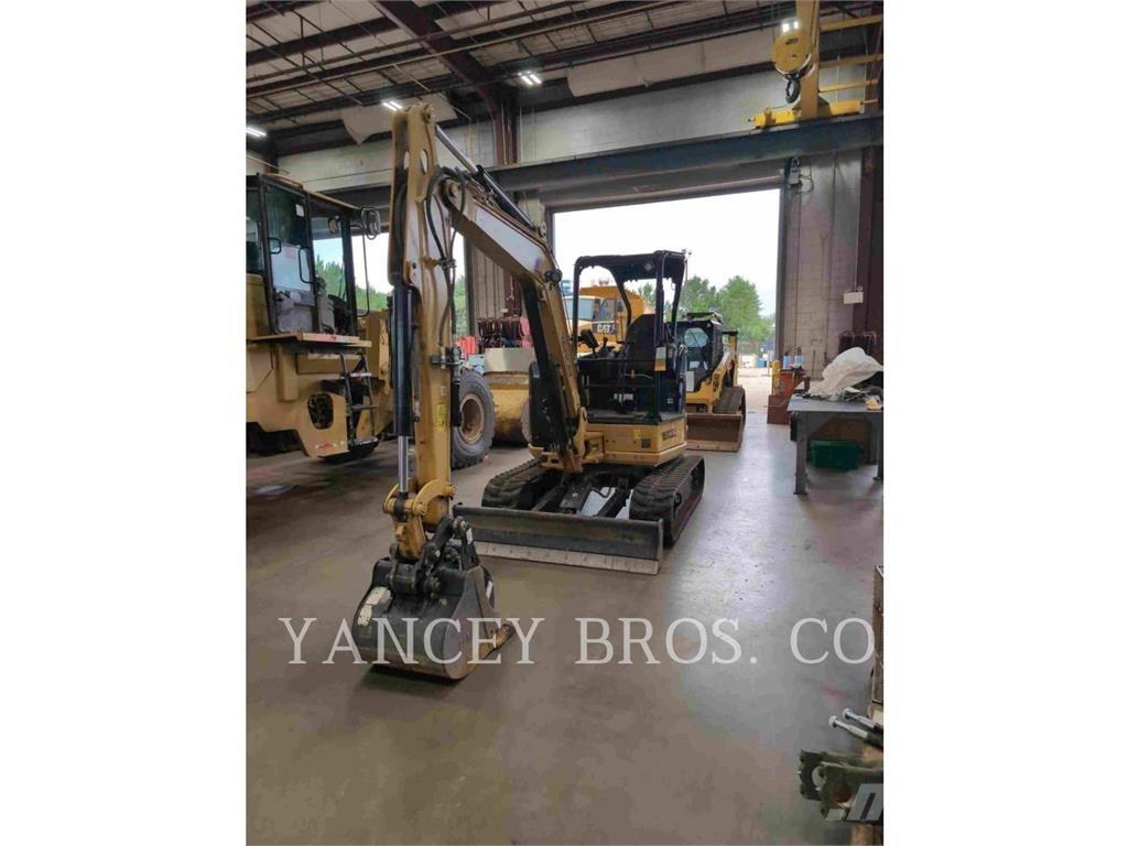 CAT 304 Lánctalpas kotrók