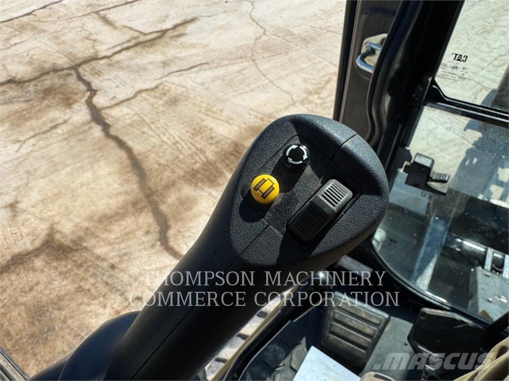 CAT 304 Lánctalpas kotrók