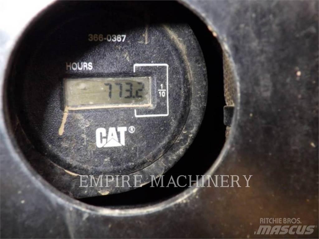 CAT 304E2 Lánctalpas kotrók