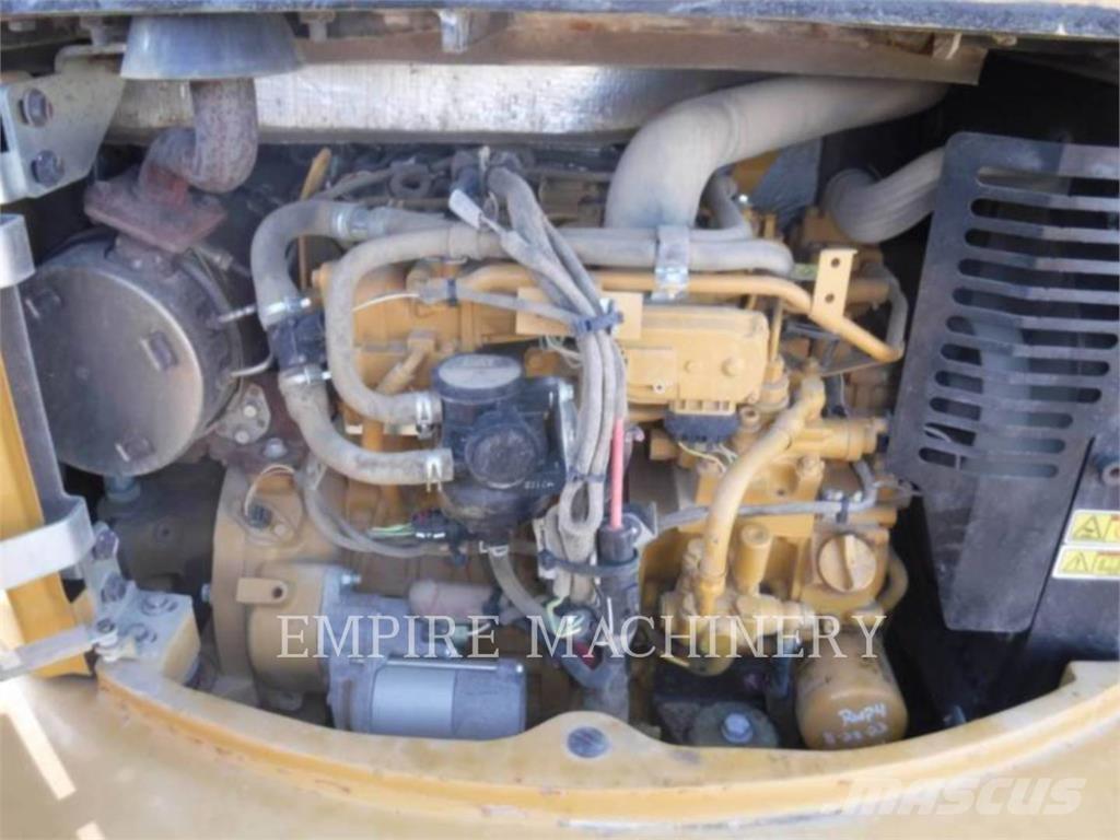 CAT 304E2 Lánctalpas kotrók