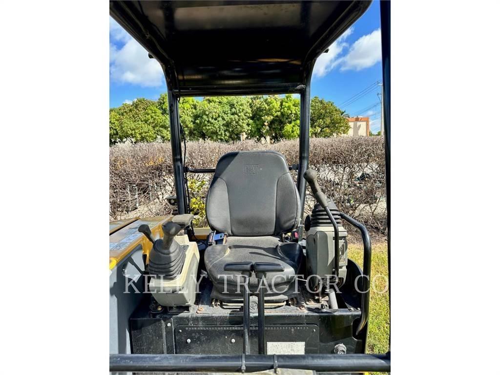 CAT 304E2CR Lánctalpas kotrók